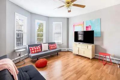 Image de 5⭐️Best Price⭐️ Whole apt. 3 bdrm for 2-8, long term