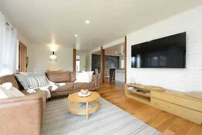 Image de Salty Escape - 4pm check out on Sundays*