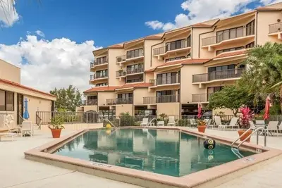 Image de 2b2b Elegant Condo near Bradenton Riverwalk!