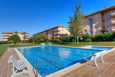 Image de Joli appartement pour 6 personnes avec Wifi, piscine, Tv, terrasse et parking