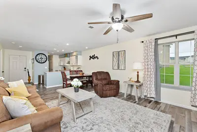 Image de Elegant Condo with Golf Views and Pool Access\n