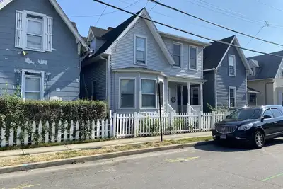 Image de Cheerful 5 bed Residential house.
