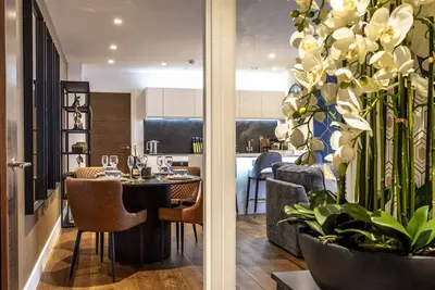 Image de A premium stay that sleeps 4 guests  in 2 bedrooms