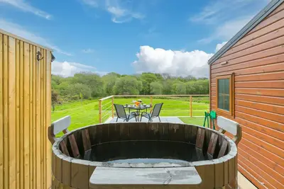 Image de Lazy Lodge, family friendly, with hot tub in Porthtowan