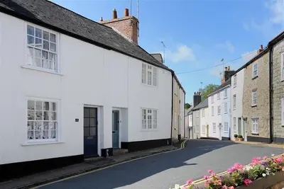 Image de 12 Mill Green, family friendly, luxury holiday cottage in Lyme Regis