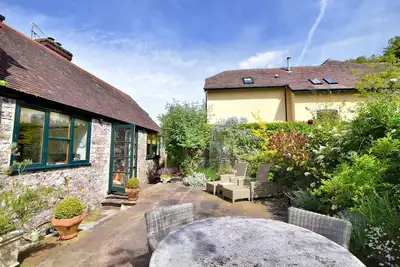 Image de Joiners, pet friendly, with open fire in Lyme Regis