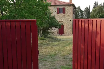 Image de Pod. Natalino Ferme entre bois et réalité au pays des Géants