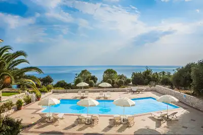 Image de Kefalonia, Lourdata, studios with pool and amazing sea view