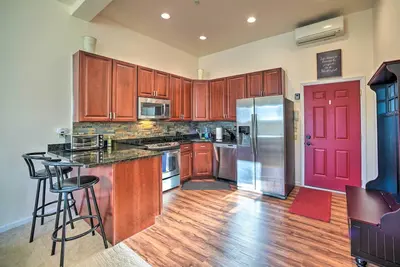 Image de 1/2 Mi to Windham Mtn: Main Street Condo