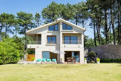 Villa de rêve à Sanxenxo, en Galice – 5 chambres et vue sur la mer
