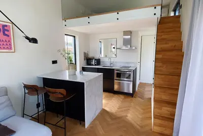 Image de Guesthouse, not even a minute walk to the ocean