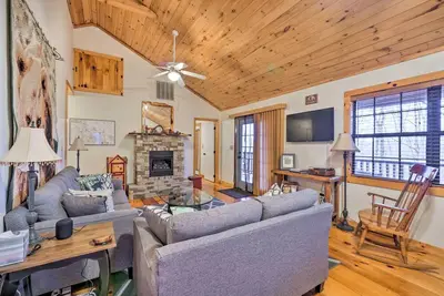 Image de Murphy Family Cabin w/ Fire Pit & Forest Views!