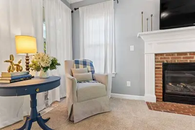 Image de Fenced In|Pets Ok|By Dt Apex|King Bed|Ev Charger