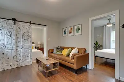 Image de Mins to Uk- Rupp- Kroger Field-  Blocks away to Uk & St Joes Hospital-