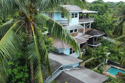 Image de In the heart of West End, Roatan - Mariposa Lodge - Unit 5
