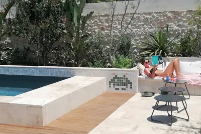 Image de Promo Jolie Maison avec Piscine Jardin - bord de Mer - Pointe Rouge Marseille.