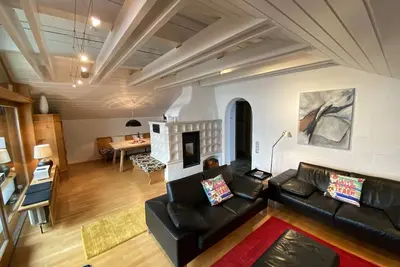Image de Spacious apartment on the top floor, south-facing balcony, mountain view, summer: cable car included.