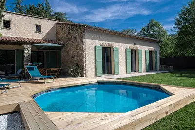 Image de Maison idéale pour les familles avec piscine privée - Fontaine-de-Vaucluse