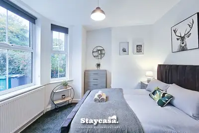 Image de Charming 6-Bed Home with Rear Patio