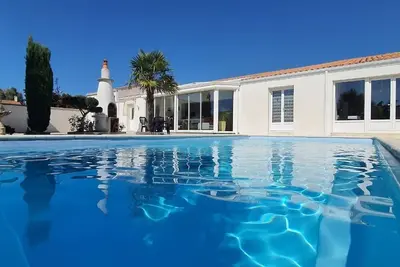Image de Villa avec piscine pour 14 pers, 5 km des plages.