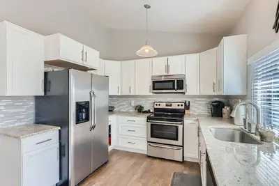 Image de Sunnyside Up | Beautiful Home for Large Groups Pet Friendly!