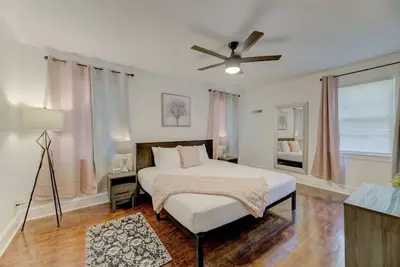 Image de Homey Three-Bed Columbian Getaway!