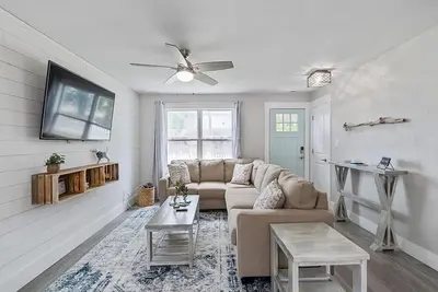 Image de Low Tide, 3 brdm, single story, Vibe/Oceanfront District
