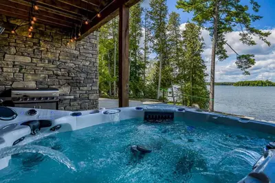 Image de Waterfront Luxury Timber Post & Beam Cottage