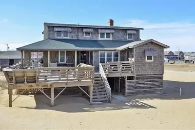 Image de Classic Outer Banks style oceanfront home in Kill Devil Hills!