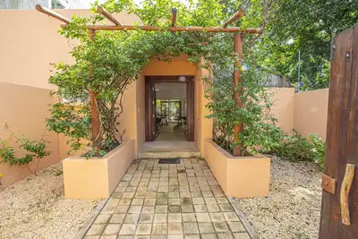 Image de Luxe 6-Bedroom Villa with Private Pool in the Heart of Tulum's La Veleta!