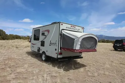 Image de \"Dolly\" Another Cozy Cottage on Wheels