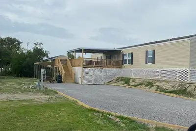 Image de Fishing camp with water access and boat house