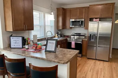 Image de New! Surfs Up! Pro Cleaned, Self Check in - Sleeps 14