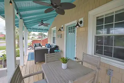 Image de Charming Beach Cottage-1 block to beach/boardwalk