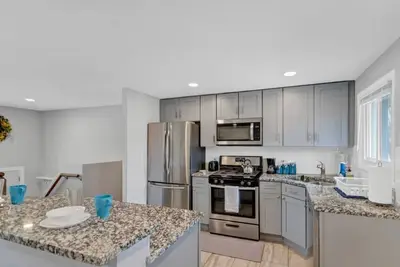 Image de Promo 10% Weekly\/12% Monthly Discount! \nKing Bed, High-Speed WiFi, Large Deck