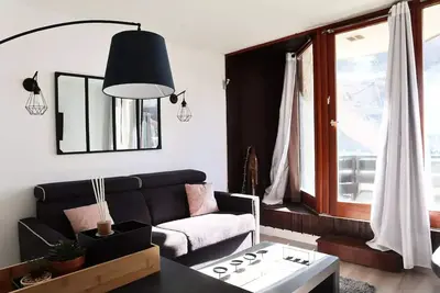 Image de Studio équipé pour 4 personnes vue pistes