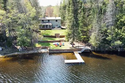 Image de Paddle, Play, and Explore at Belle Lake House