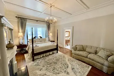 Image de Main Floor Elegant Suite