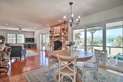 Image de Hayesville Lake Getaway w/ Balcony & Mtn Views!