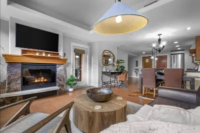 Image de Rundle Rock Retreat | Majestic Views - Luxury Condo