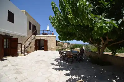 Aphrodite Suite: Apartment in Paphos Countryside