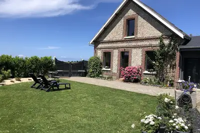 Image de Cottage romantique au calme à 3 minutes d'Etretat avec jardin - parking gratuit