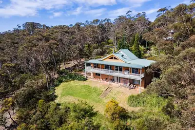 Image de Narrow Neck Lodge - Eclectic Cedar Lodge, 5 Bedroom, 3 Bathroom, Outdoor Jacuzzi, Fireplace, A/C, Ping-Pong, Bbq, Views