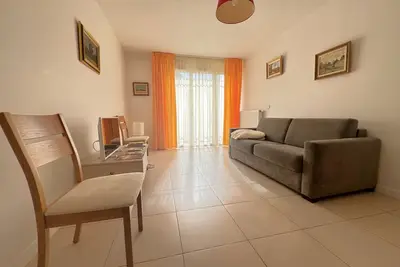 Image de Appartement confortable proche centre-ville, 4 pers, parking inclus