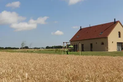 Image de Gîte rénové à Chapeau avec wifi, terrasse et parking