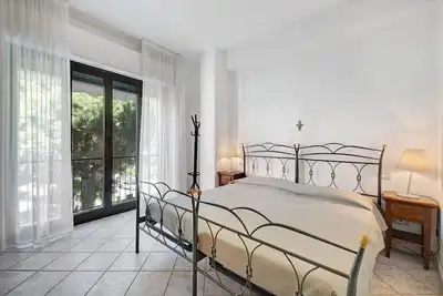 Image de Appartement \"14 Mehari\" adapté aux animaux domestiques avec balcon et Wi-Fi