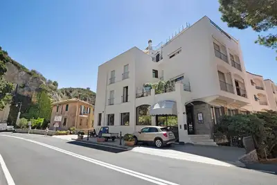 Image de Appartement \"7 Mehari\" adapté aux animaux domestiques avec balcon et Wi-Fi