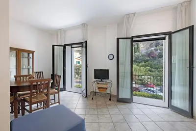 Image de Appartement \"13 Mehari\" adapté aux animaux domestiques avec balcon et Wi-Fi