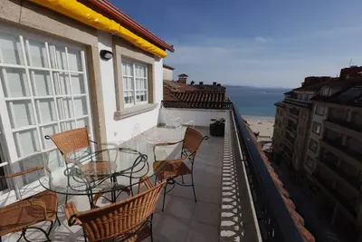 Image de Desconectaengalicia Penthouse Vidal Rocha, terrace and views