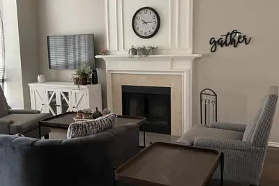 Image de Sunrose Cottage - Fresh & Clean - King Suite + free Wifi - Pet Friendly